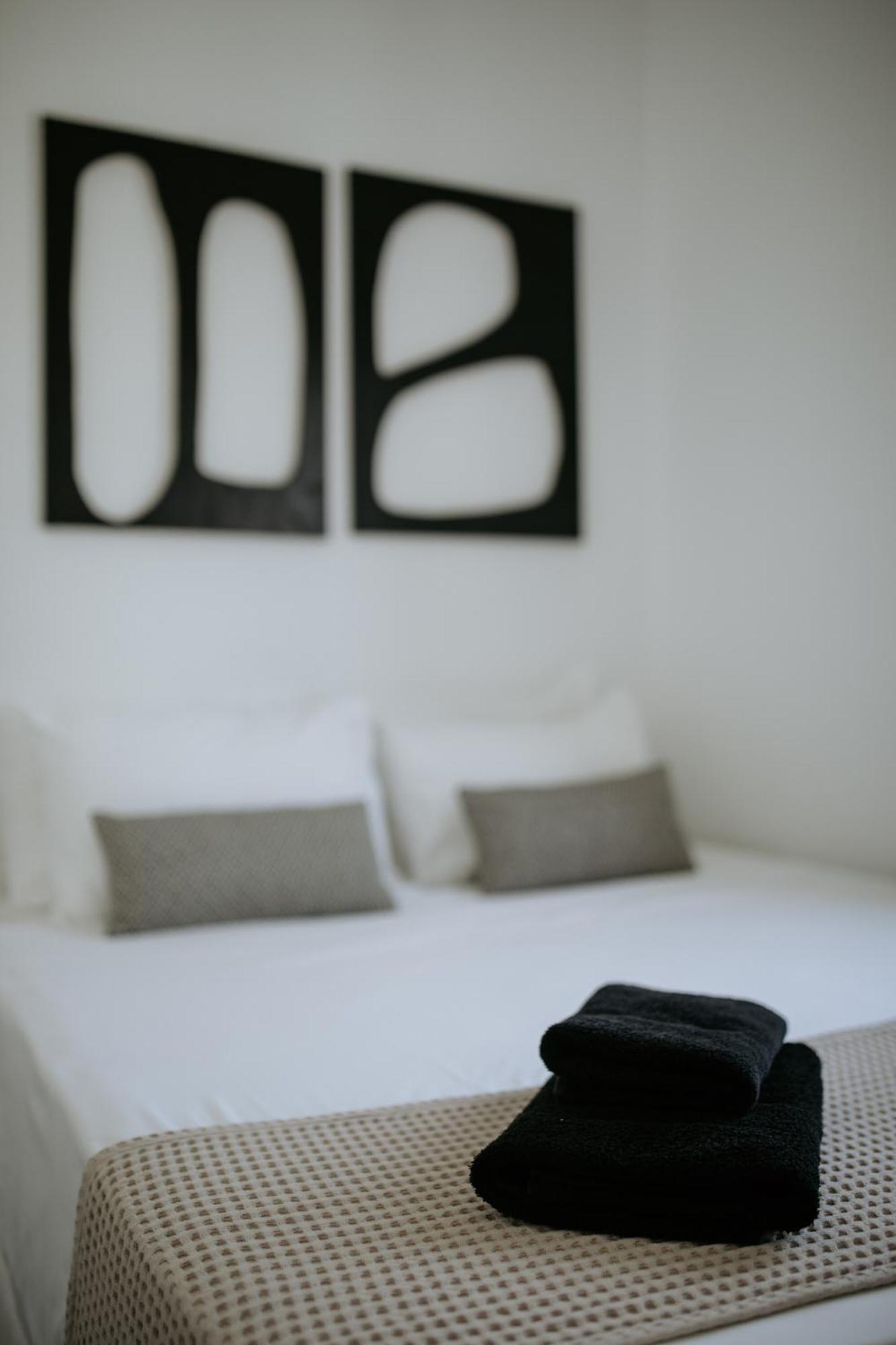 Yi & Thalassa Living By Khi Kythnos Bagian luar foto