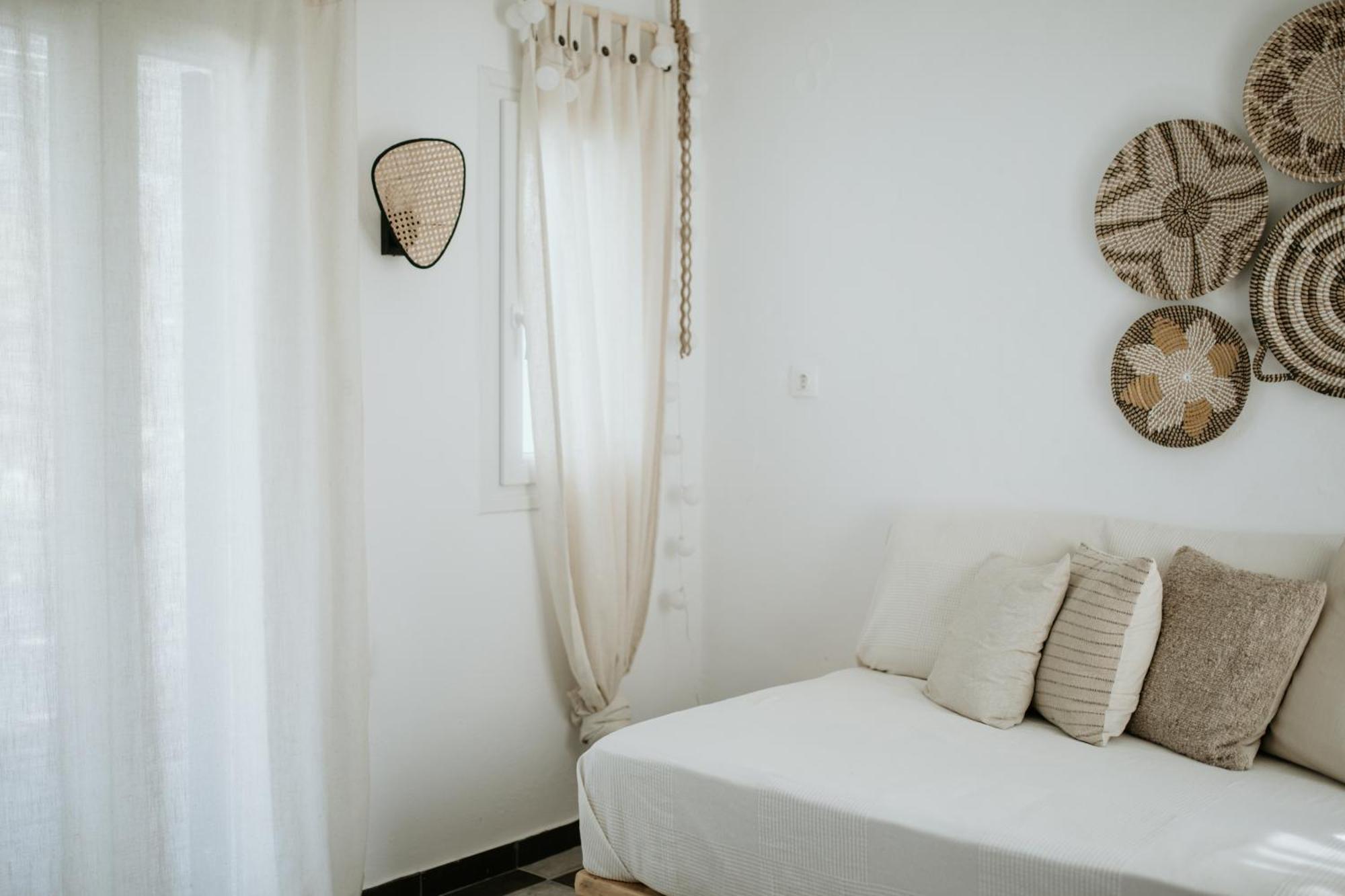 Yi & Thalassa Living By Khi Kythnos Bagian luar foto