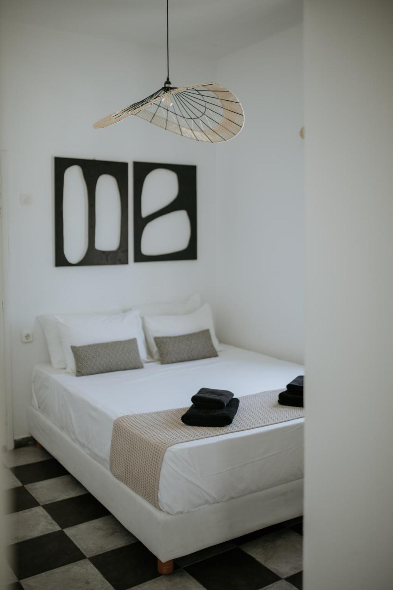 Yi & Thalassa Living By Khi Kythnos Bagian luar foto