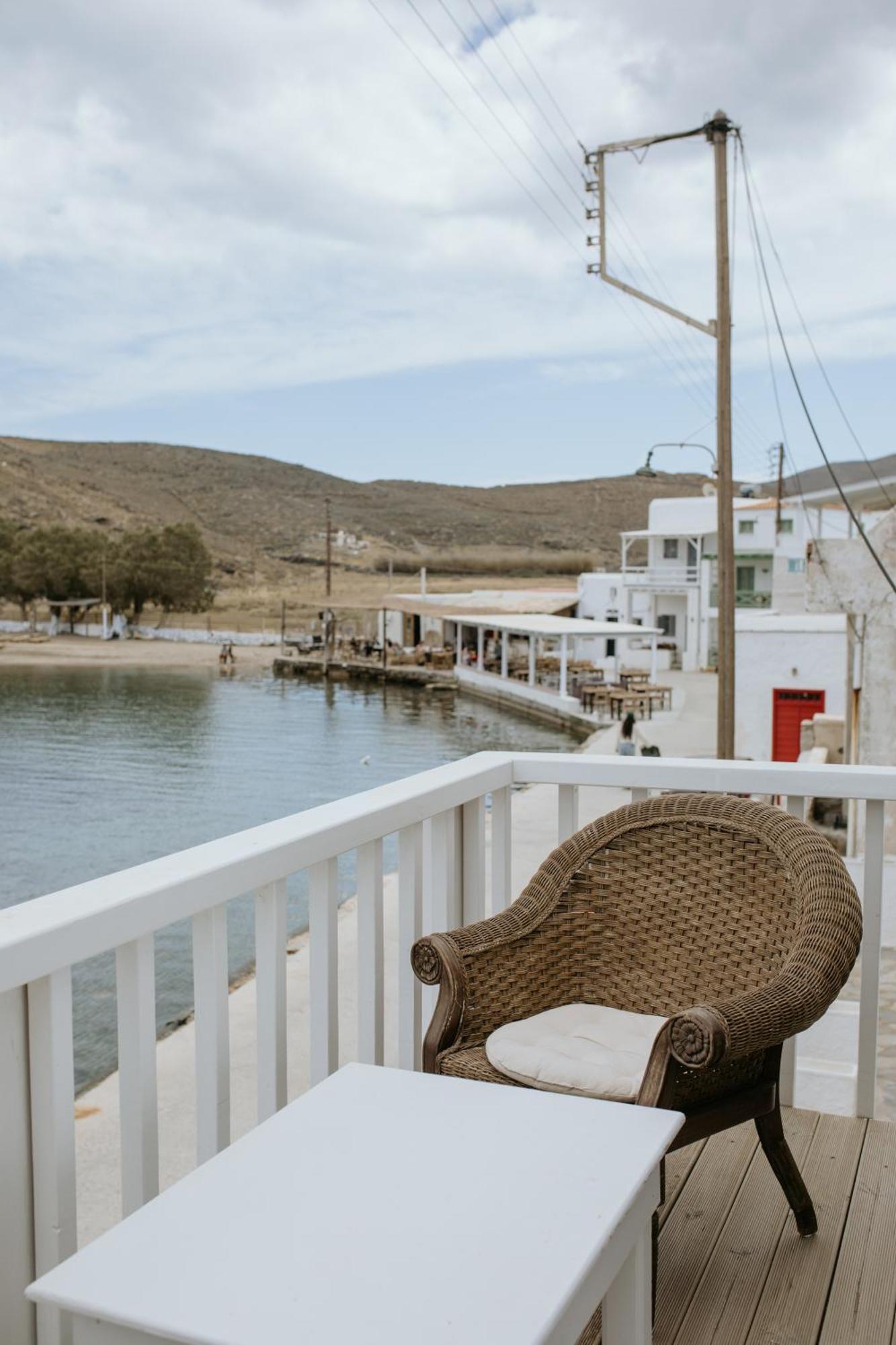 Yi & Thalassa Living By Khi Kythnos Bagian luar foto